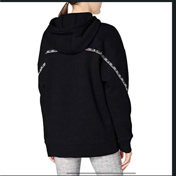 ✨👚UNDERARMOUR UA TAPED FLEECE HOODIE👚✨ - Picture 3 of 4